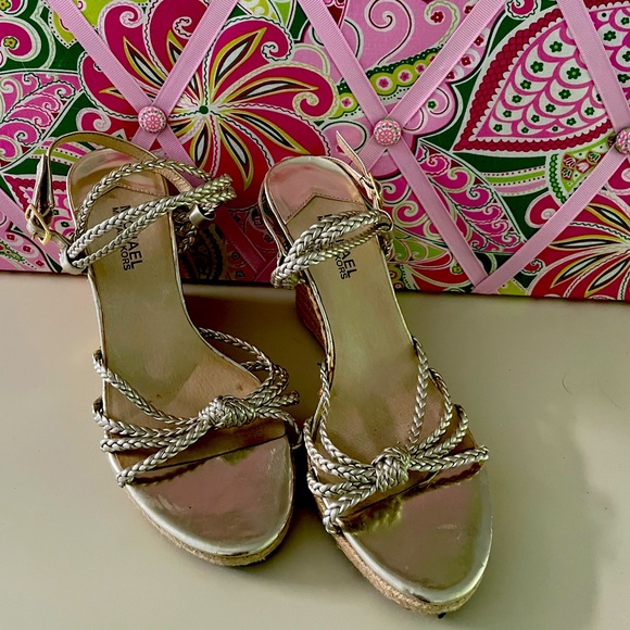 MICHAEL Michael Kors Metallic Gold Wedge Sandals. Size 9.5 - Picture 1 of 4